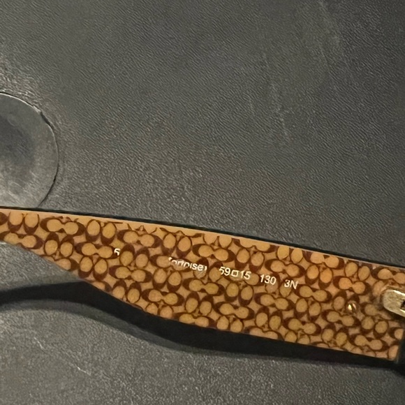 Coach HC 8027 Sunglasses - Picture 4 of 5